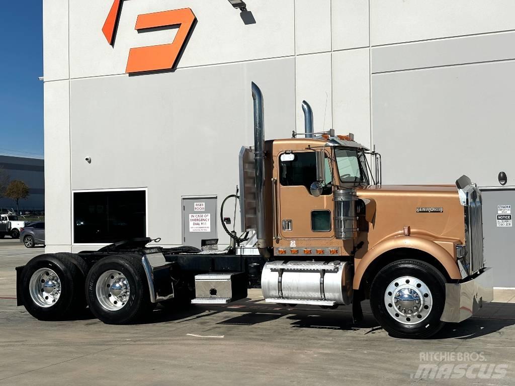Kenworth W 900 Тягачі