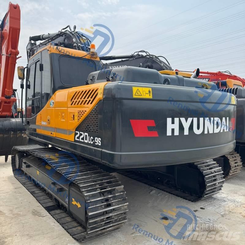 Hyundai R220LC-9S Гусеничні екскаватори