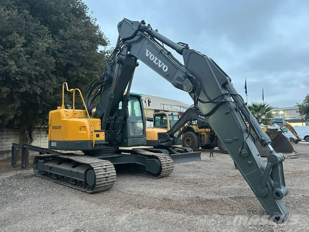 Volvo ECR 235 Гусеничні екскаватори