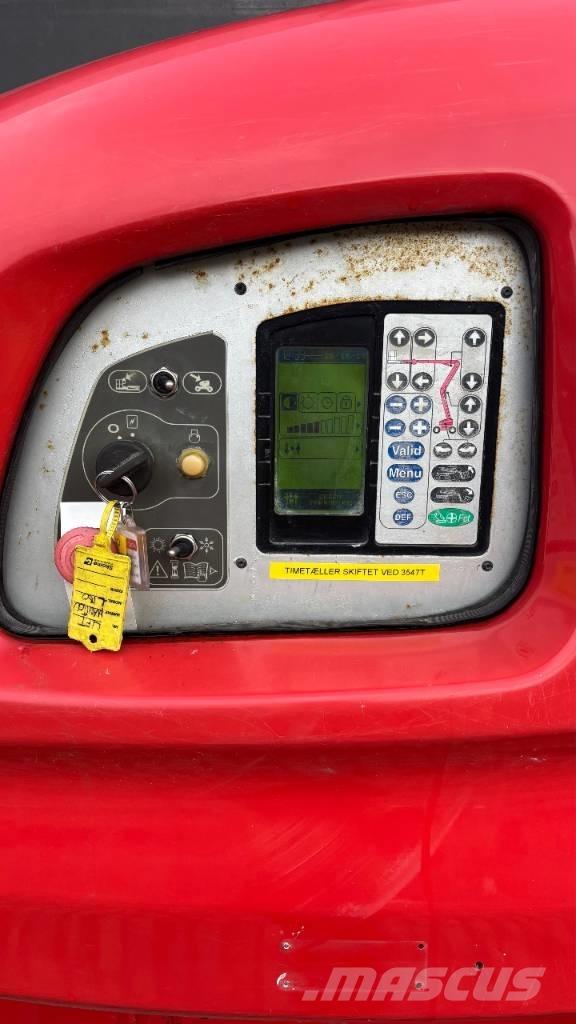 Manitou 180 ATJ Колінчаті підйомники