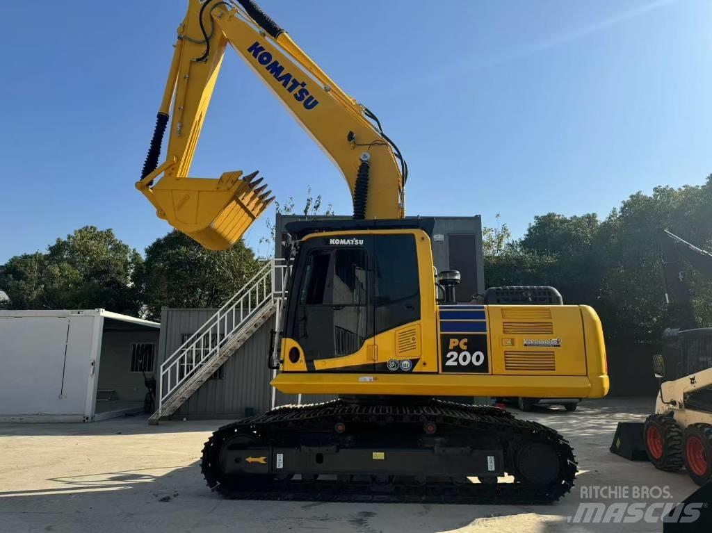 Komatsu PC 200-8 Гусеничні екскаватори