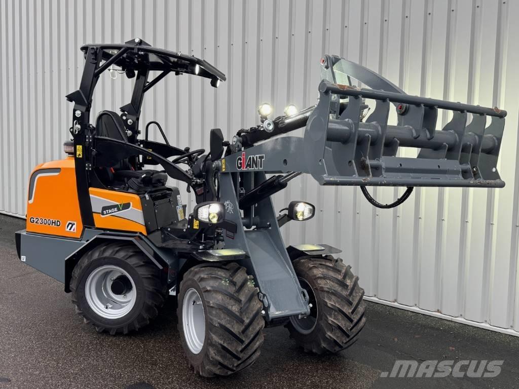 GiANT G 2300 HD Фронтальні навантажувачі