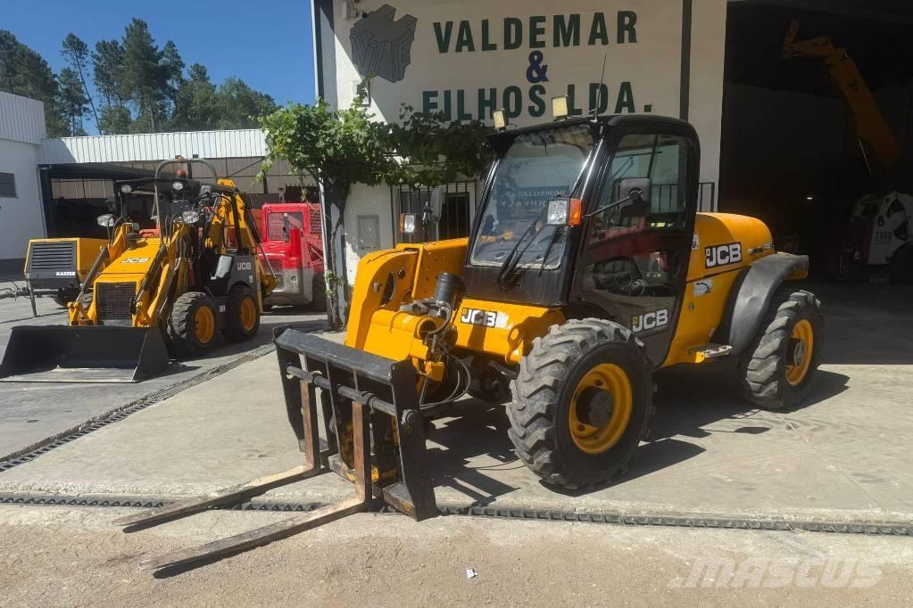 JCB 527-55 Телескопічний навантажувач