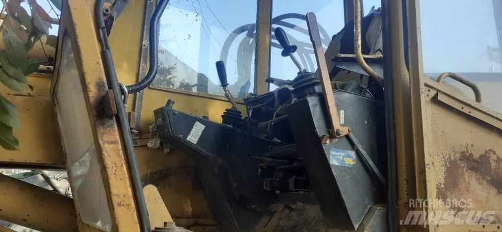 CAT 955 K Гусеничні вантажники