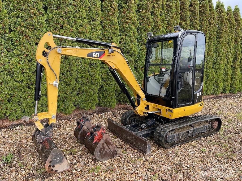 CAT 302.7D CR Міні-екскаватори < 7т
