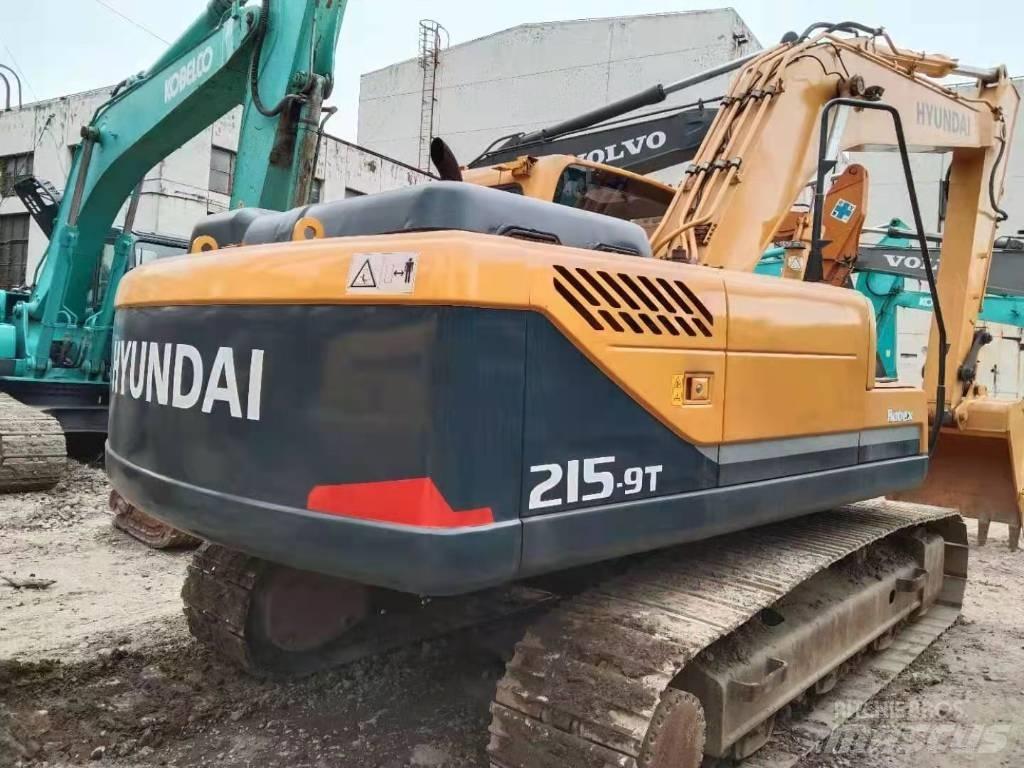 Hyundai R215-9T Колісні екскаватори