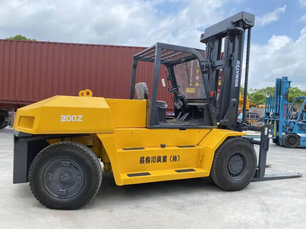 Komatsu FD 160 Дизельні навантажувачі