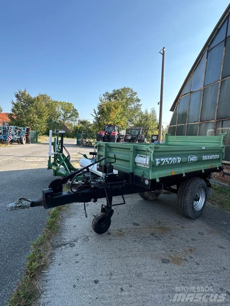 Brantner E 2520 Причепи для тюків