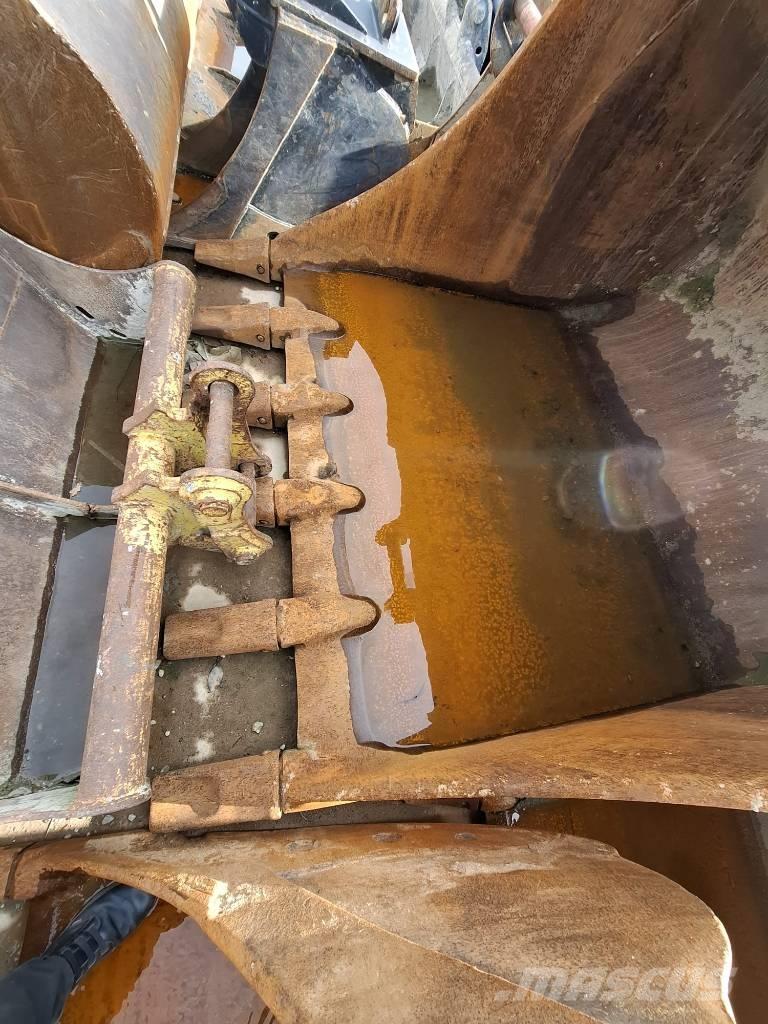 Komatsu PC 700 LC-11 Гусеничні екскаватори