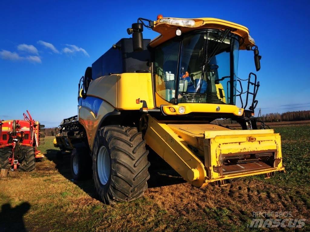 New Holland CX 8080 Зернозбиральні комбайни