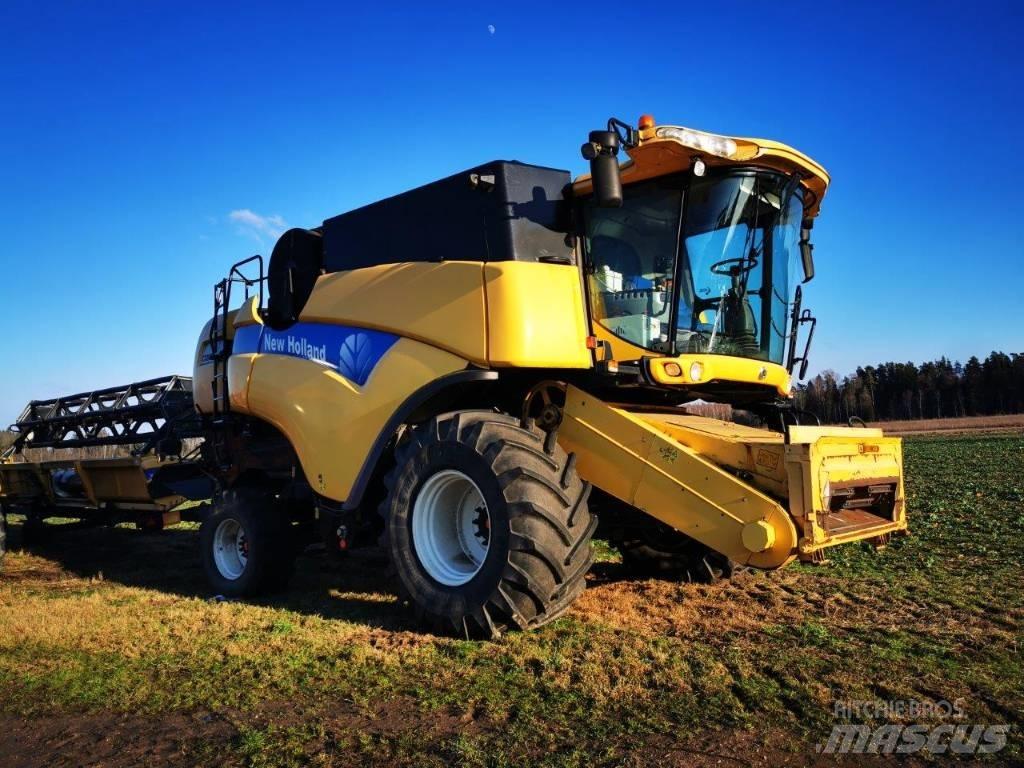 New Holland CX 8080 Зернозбиральні комбайни