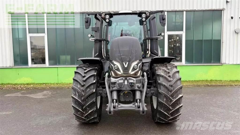 Valtra q 285 Трактори