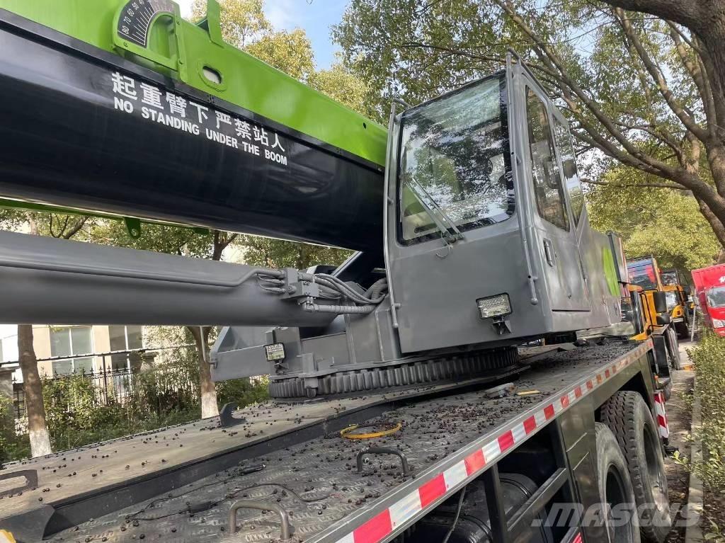 Zoomlion ZTC 700 V автокрани всюдиходи