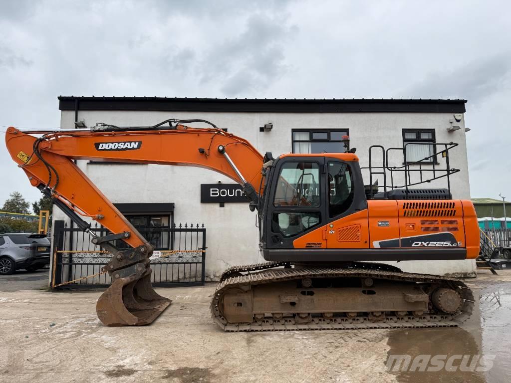 Doosan DX 225 LC-5 Гусеничні екскаватори