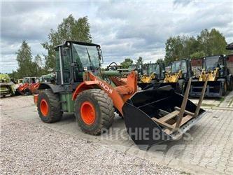 Hitachi ZW 150 Фронтальні навантажувачі