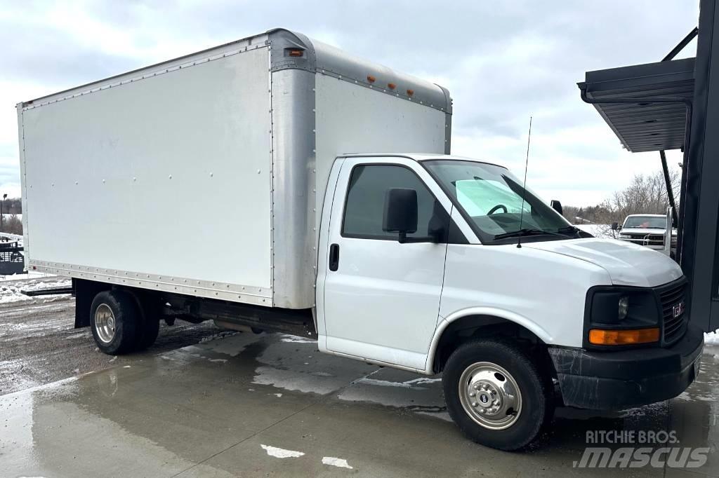 GMC Savana G3500 Фургони