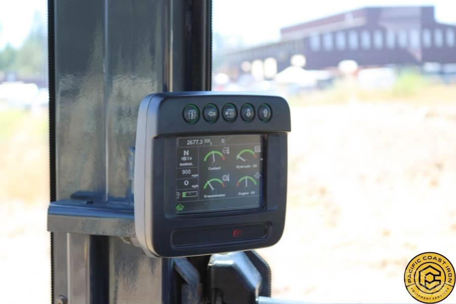 DEERE 524K Фронтальні навантажувачі