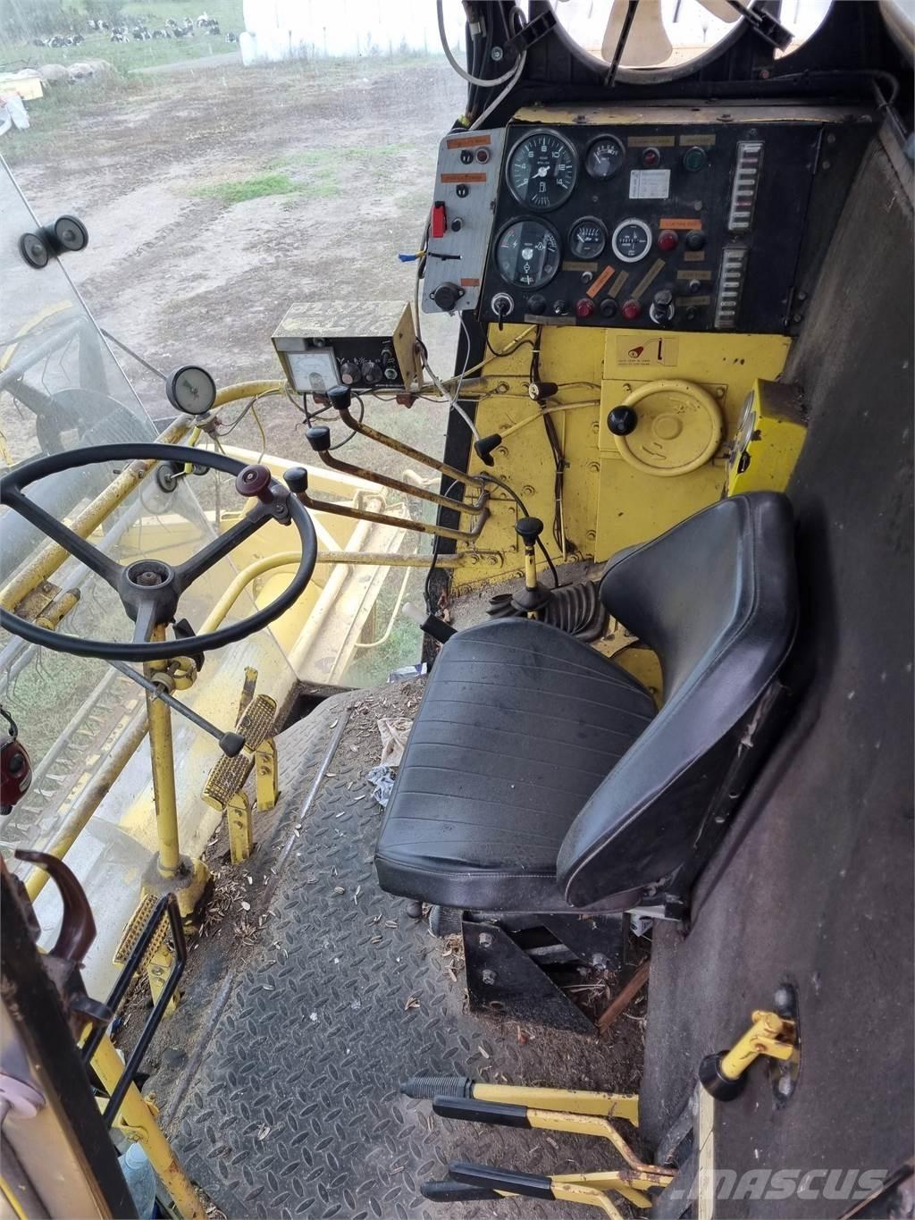 New Holland 8050 Зернозбиральні комбайни