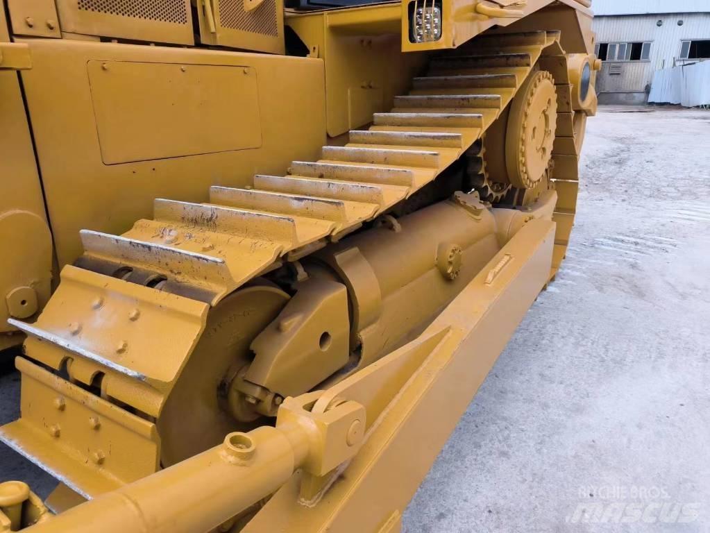 CAT D 8 R Гусеничні бульдозери