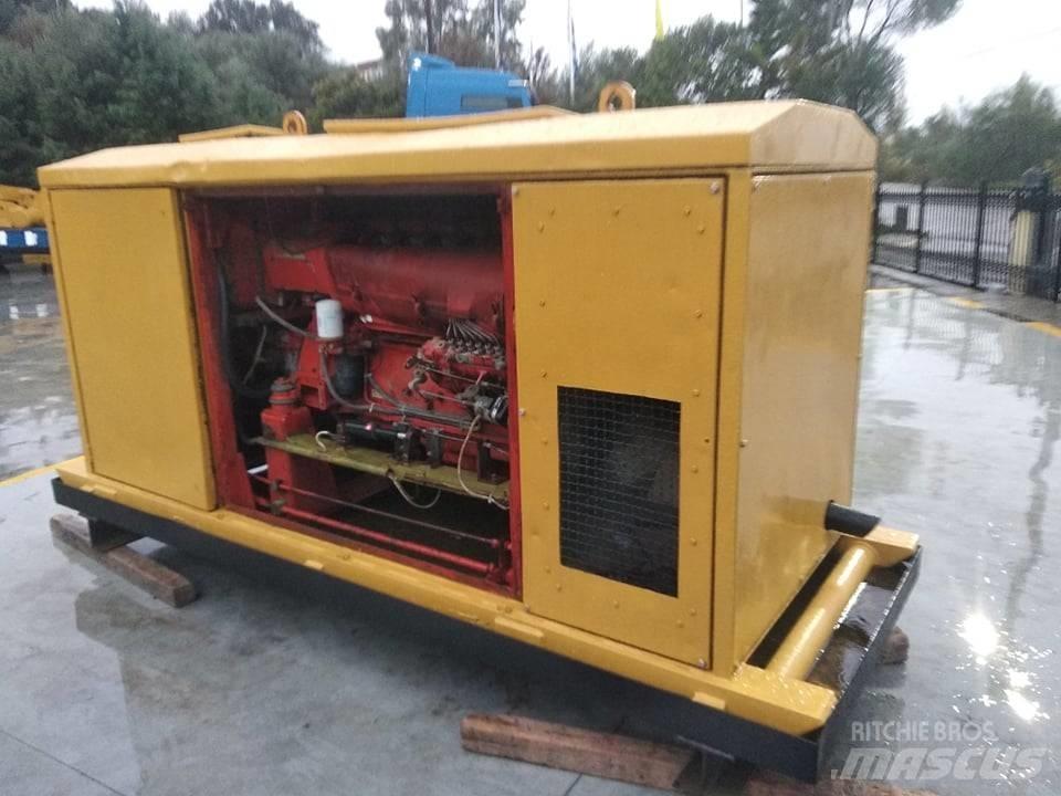 CAT MS-A82 Гусеничні екскаватори