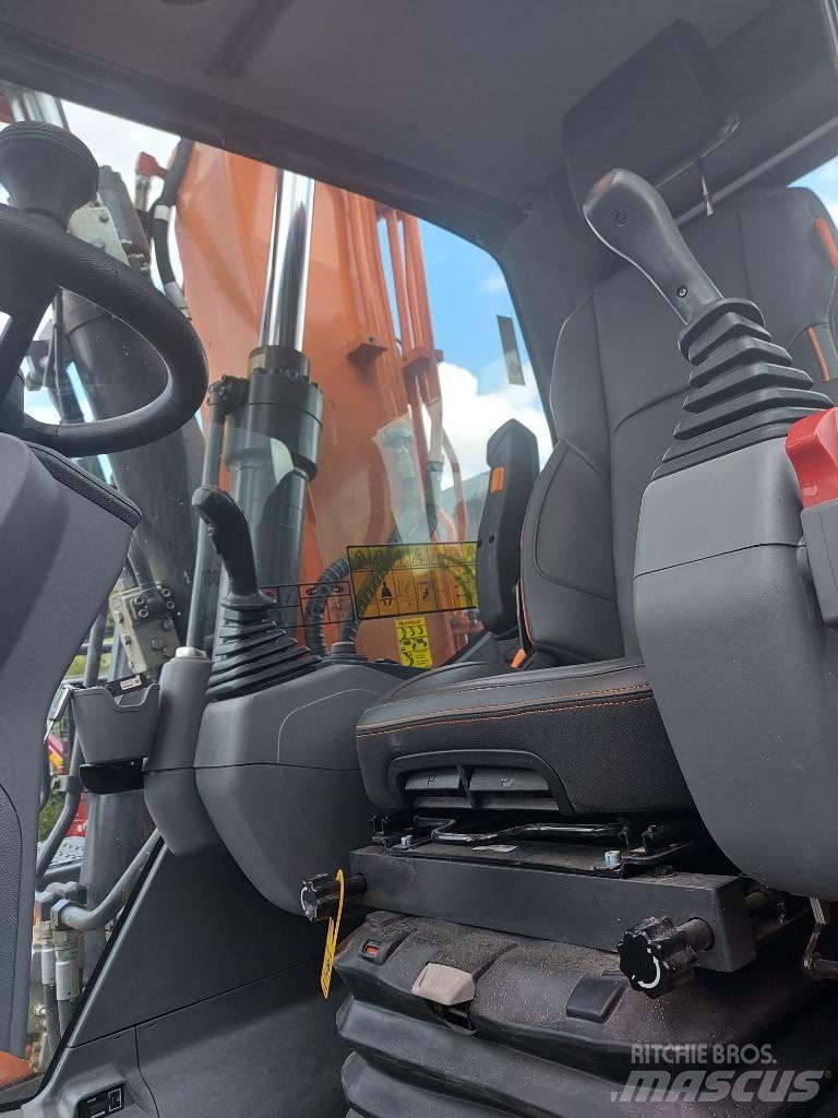 Develon DX 170 W-7 Колісні екскаватори
