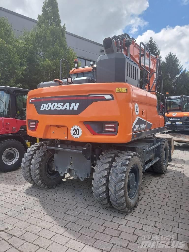 Develon DX 170 W-7 Колісні екскаватори