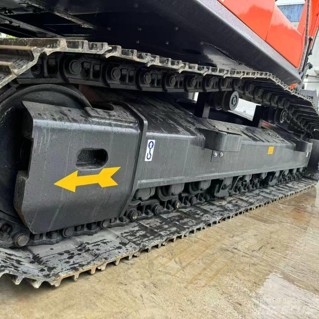Doosan DX 225 LCA Гусеничні екскаватори