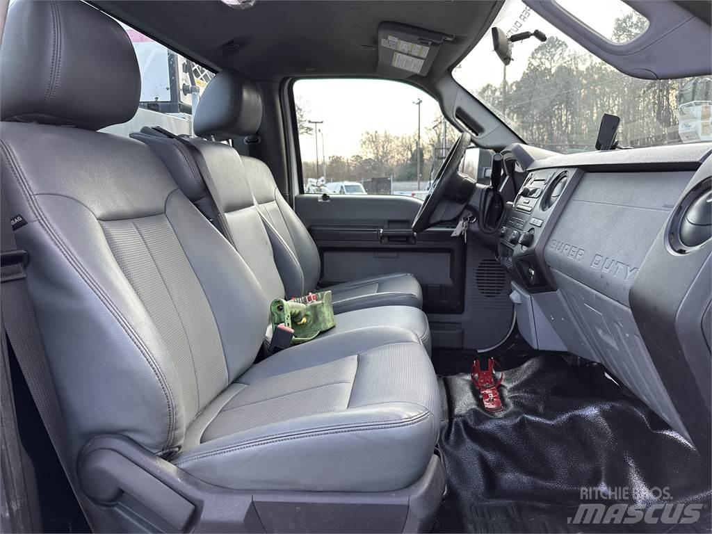 Ford F550 Комунальні автомобілі / автомобілі загального призначення