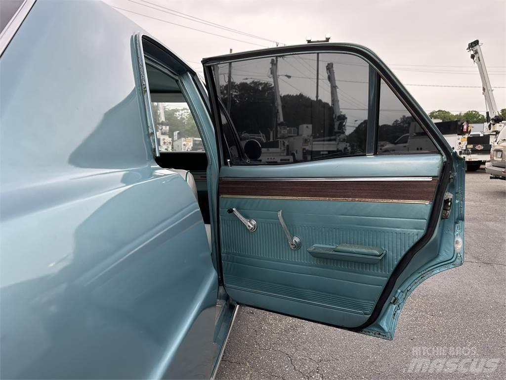 Ford FAIRLANE Вантажівки / спеціальні