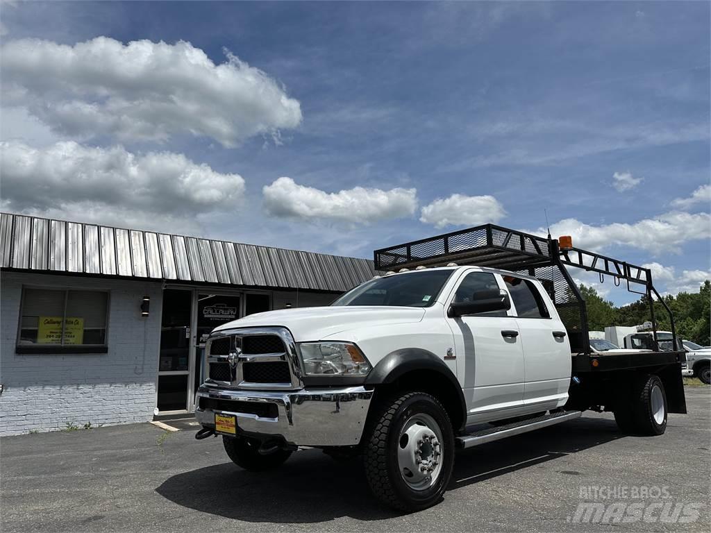 RAM 5500 Вантажівки-платформи/бокове розвантаження
