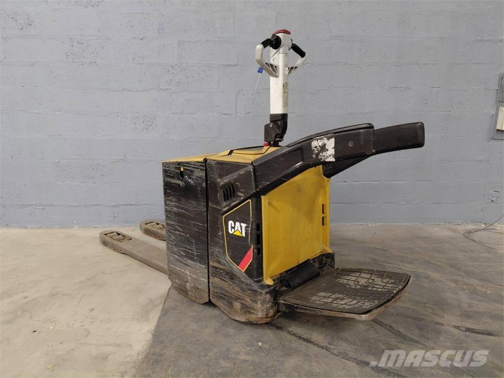 CAT NPV20N2 Самохідні електроштабелери