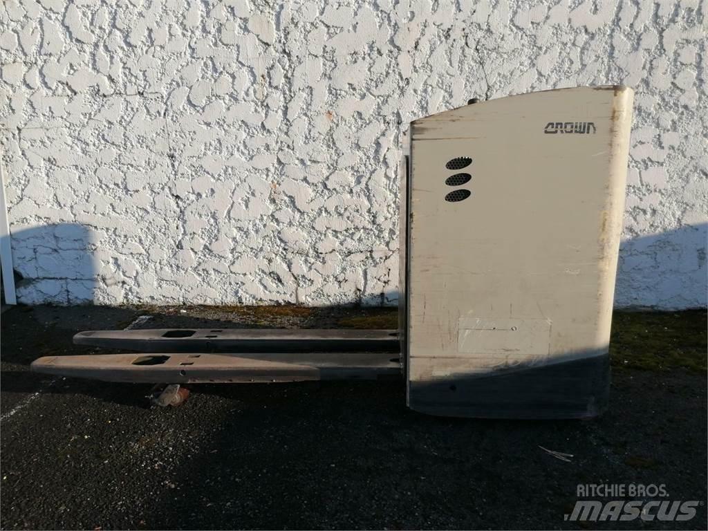 Crown RT4000 Самохідні електроштабелери