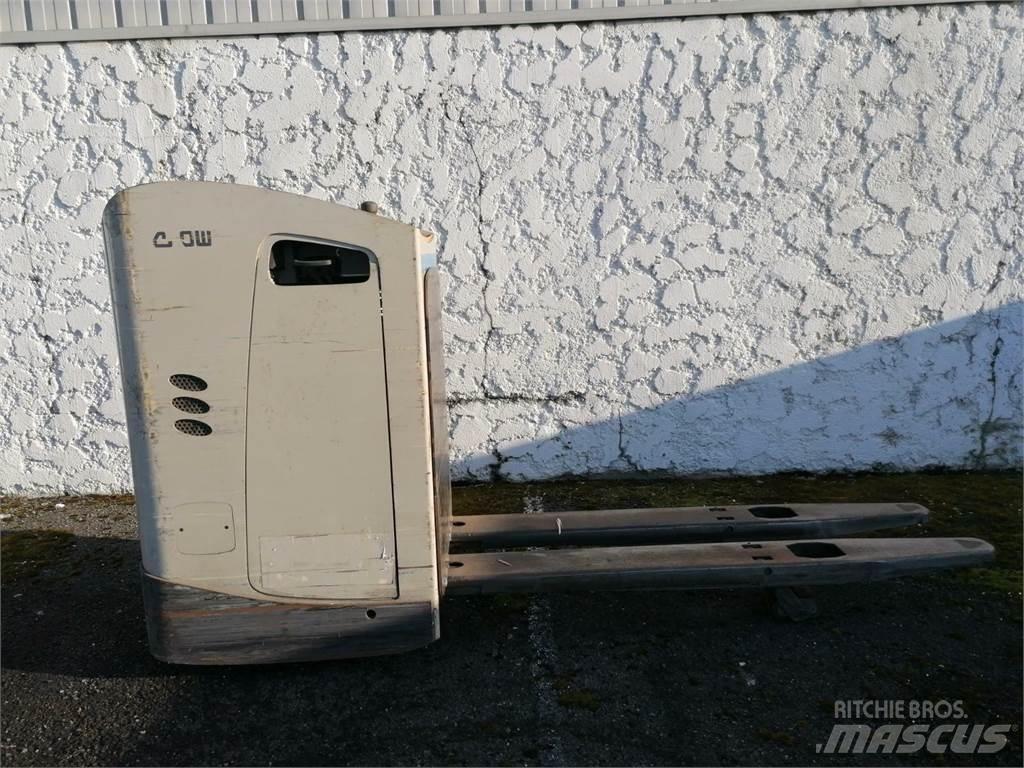 Crown RT4000 Самохідні електроштабелери