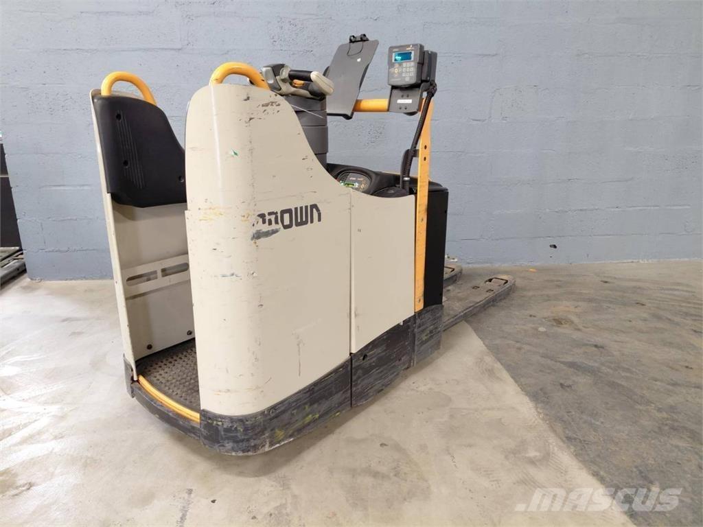 Crown WT3040 Самохідні електроштабелери