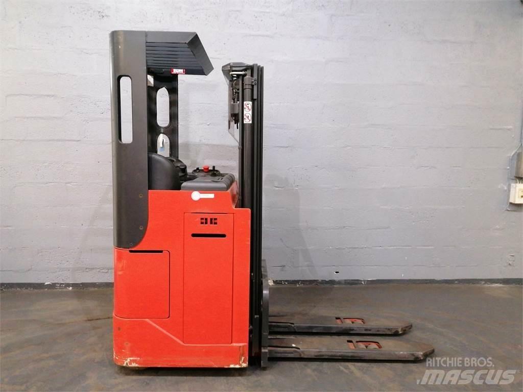 Fenwick L12 Самохідні електроштабелери