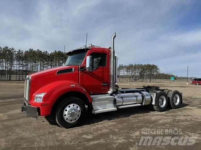 Kenworth T880 Інше