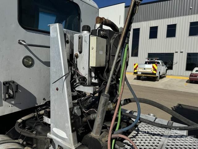 Kenworth T880 Інше