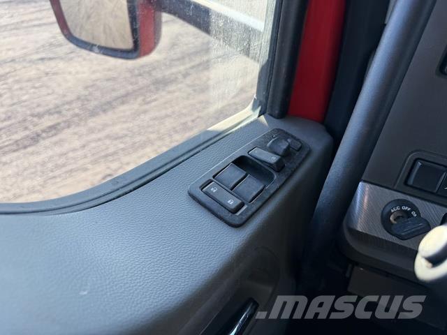 Kenworth T880 Інше