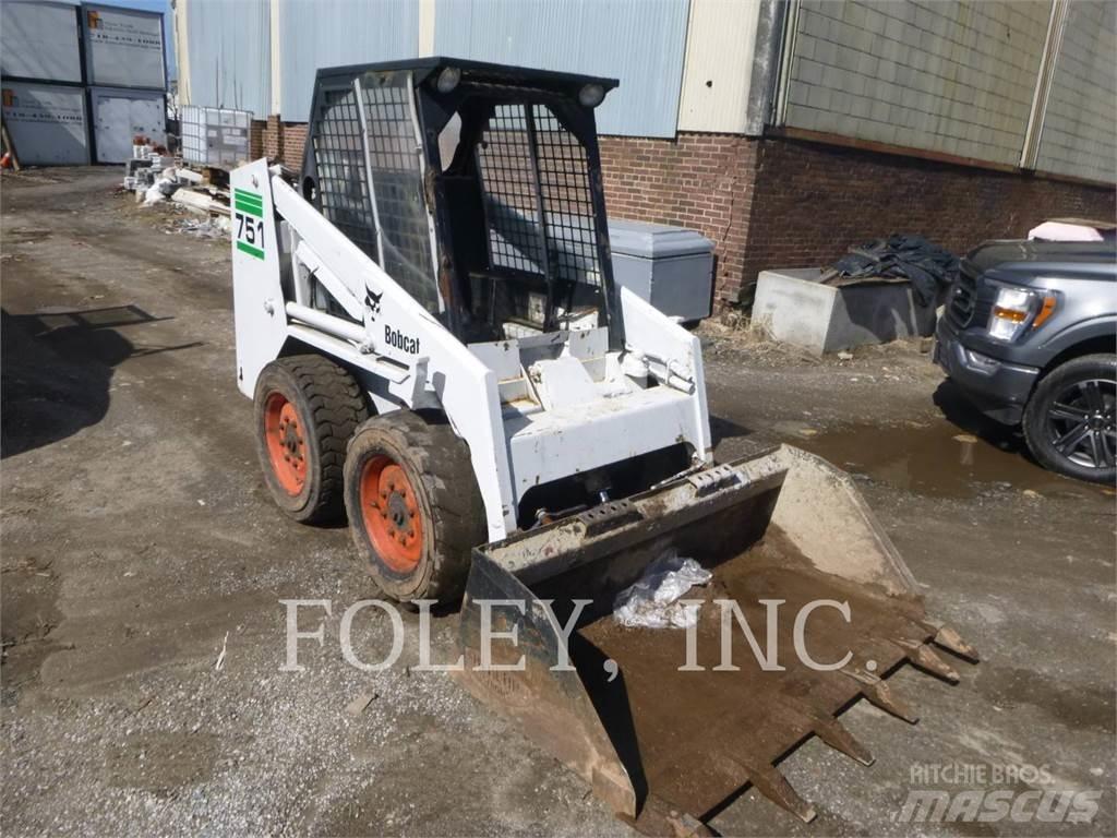 Bobcat 743B Міні-навантажувачі