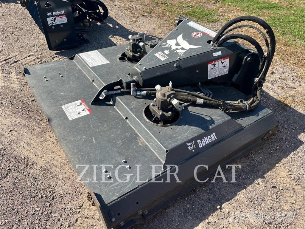 Bobcat BRUSHCAT Міні-навантажувачі