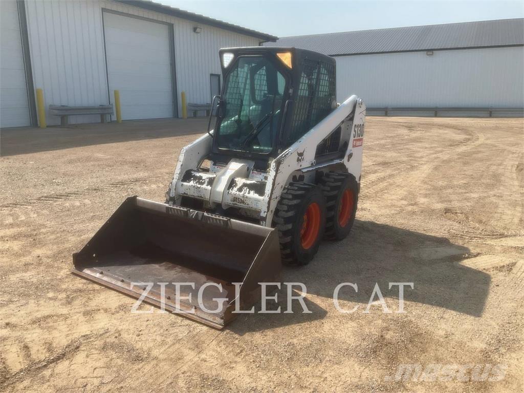 Bobcat S130 Міні-навантажувачі