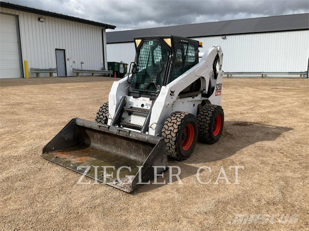 Bobcat S250 Міні-навантажувачі