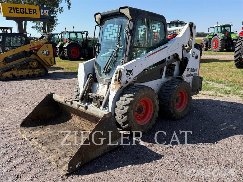 Bobcat S590 Міні-навантажувачі