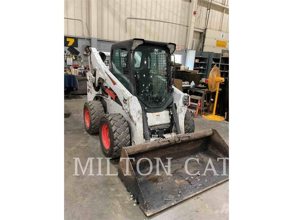 Bobcat S740 Міні-навантажувачі