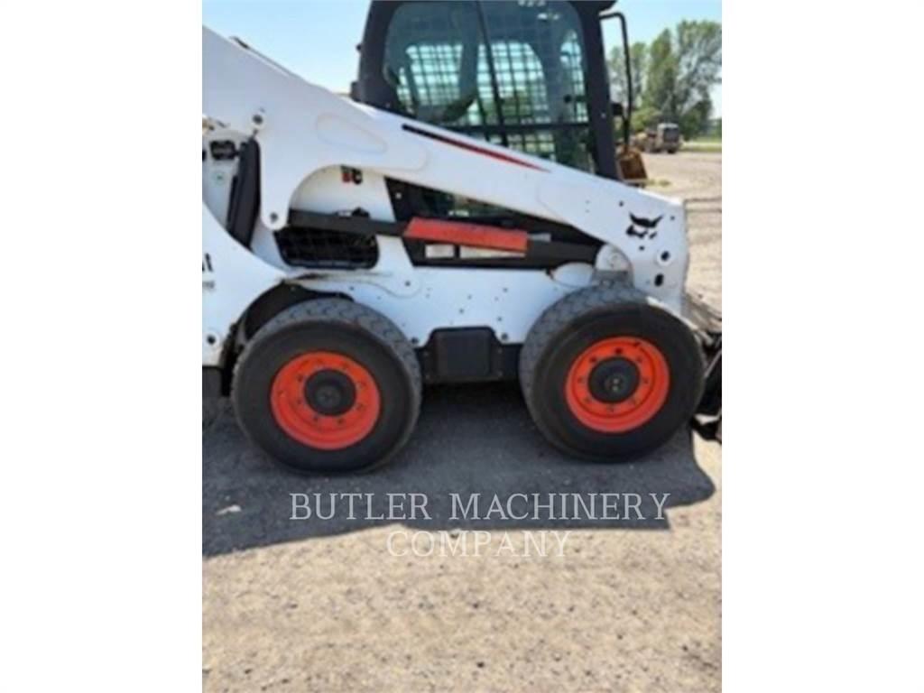 Bobcat S770 Міні-навантажувачі