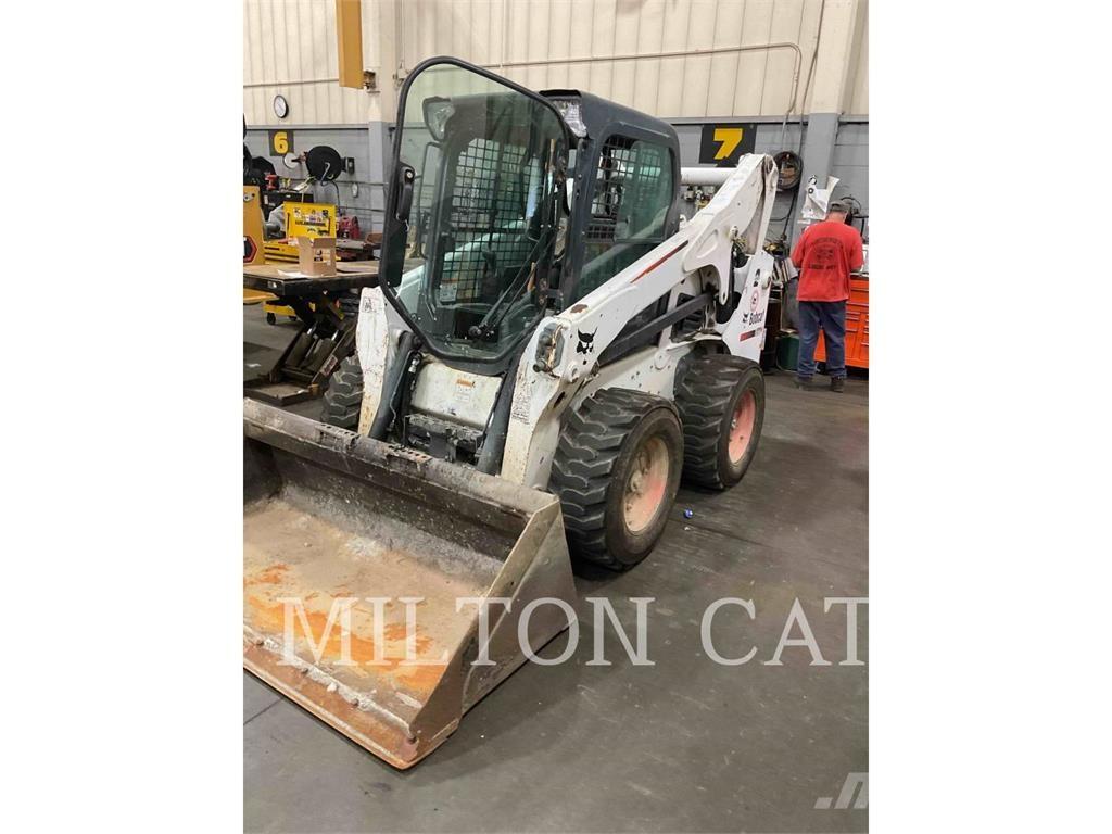 Bobcat S770 Міні-навантажувачі