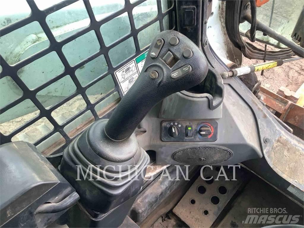 Bobcat T770 Міні-навантажувачі