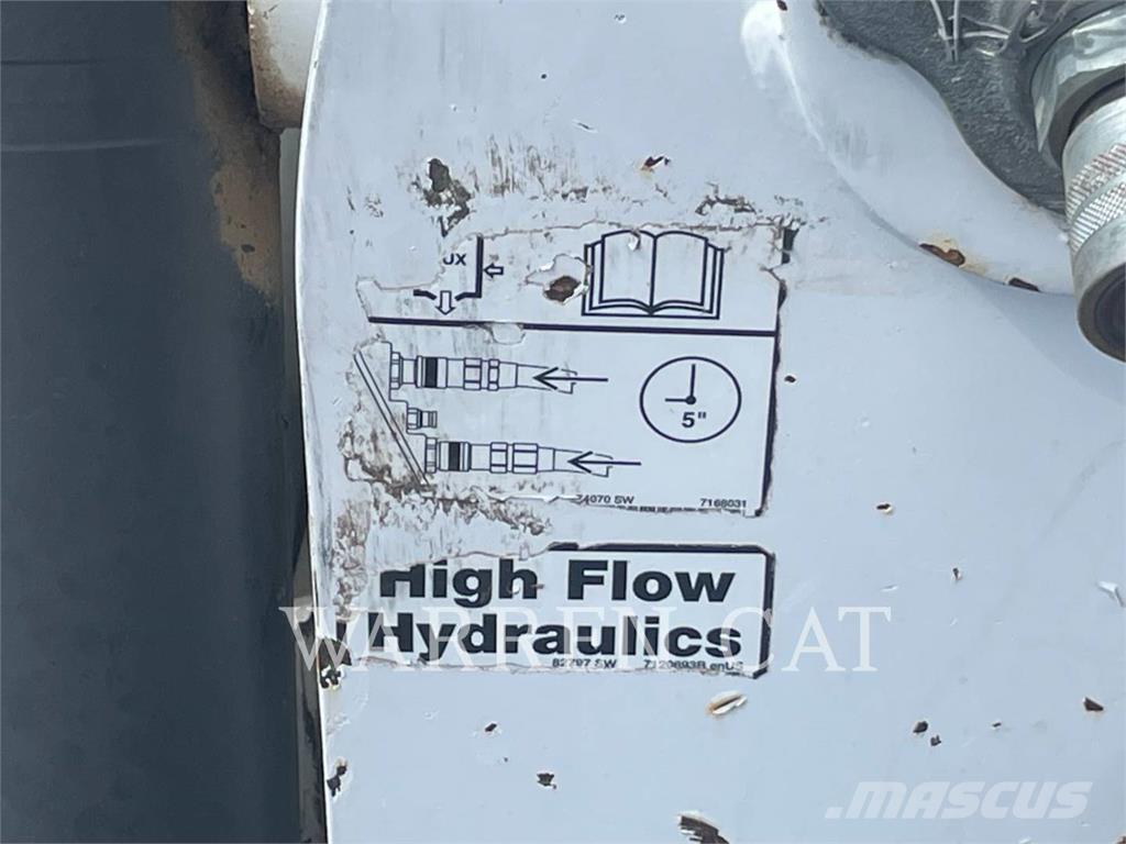 Bobcat T770 Гусеничні вантажники