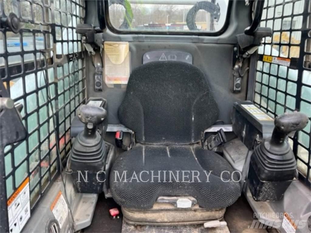 Bobcat T870 Міні-навантажувачі