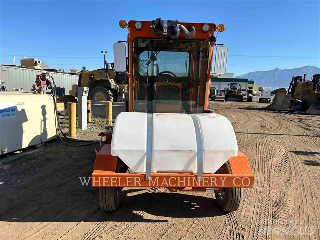 Broce BROOM 4 Підмітальні машини